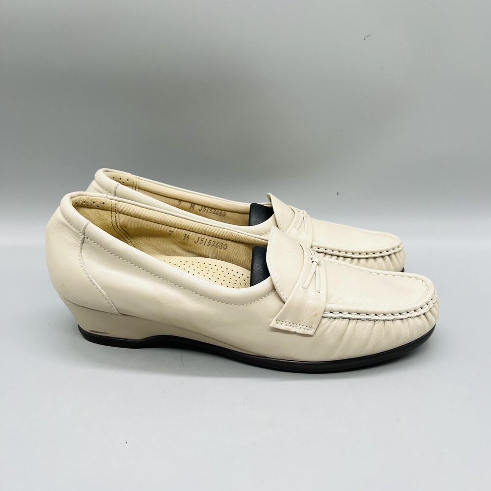 SAS Shoes Womens 7 White Leather Tripad Comfort Easier Penny Loafers Slip On